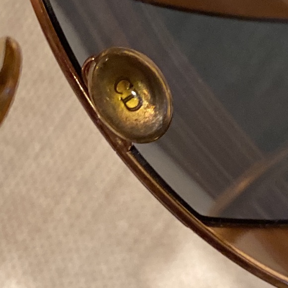 Christian Dior CD mirrored split gold aviator sunglasses 😎 with case Italy made - Picture 10 of 16